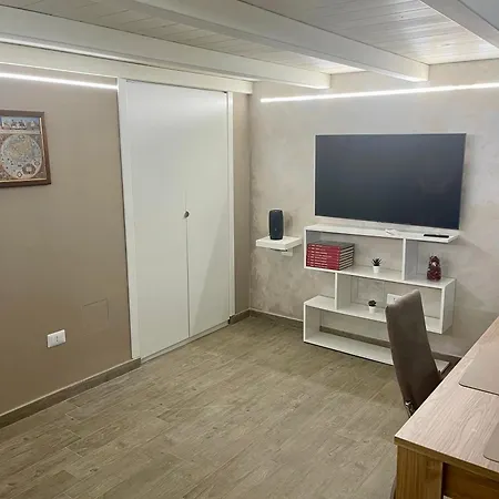 House Karol Неаполь