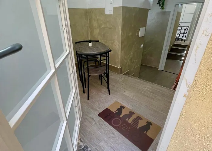 House Karol 那不勒斯